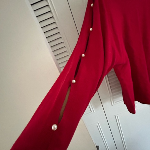 Cable and Gauge Red Side Slit Sweater with pearls Size M - Picture 1 of 3